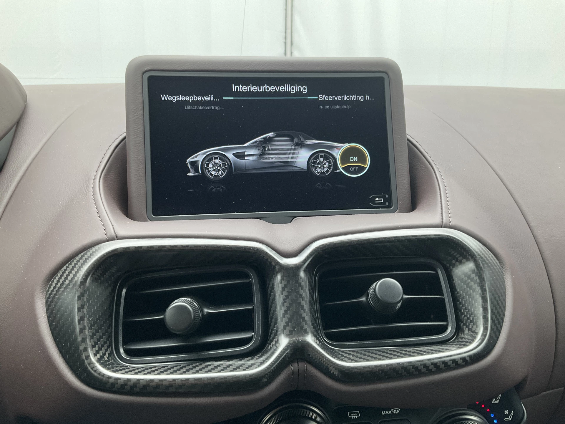 Hoofdafbeelding Aston Martin V8 Vantage