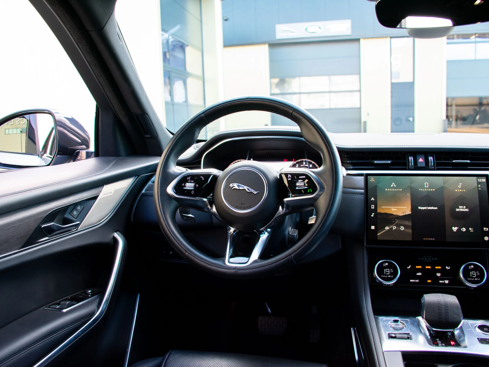 Hoofdafbeelding Jaguar F-PACE