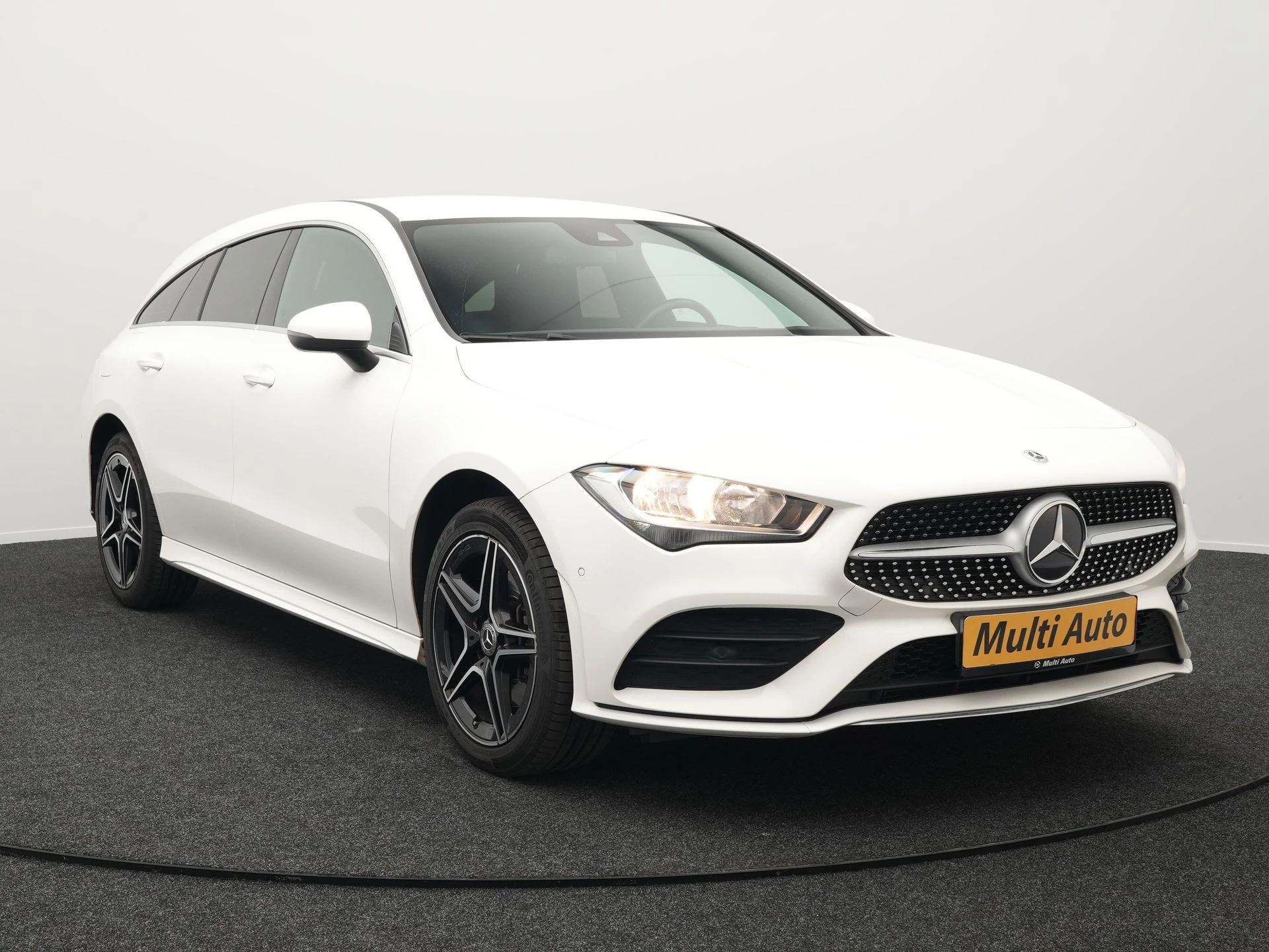 Hoofdafbeelding Mercedes-Benz CLA