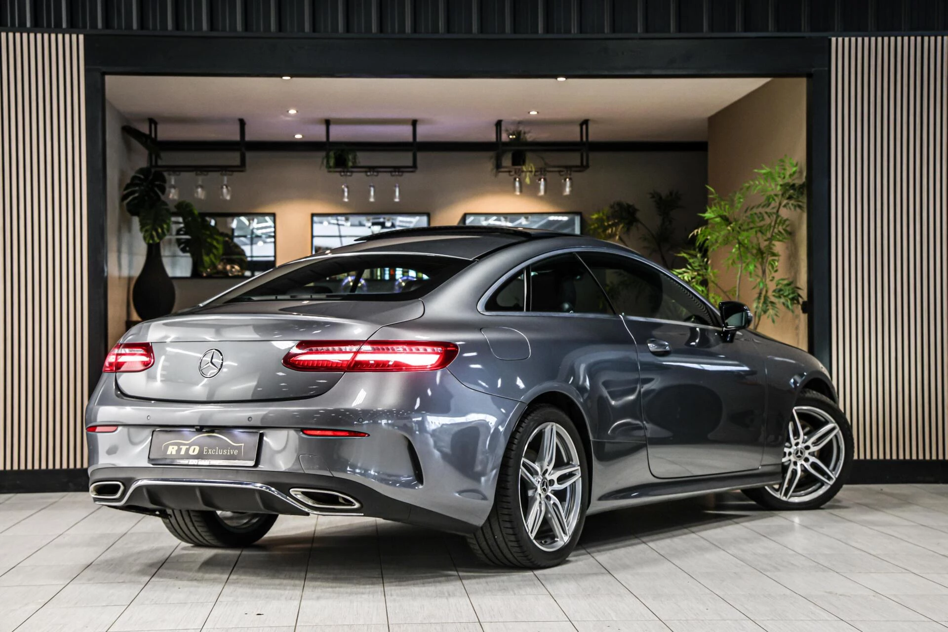 Hoofdafbeelding Mercedes-Benz E-Klasse