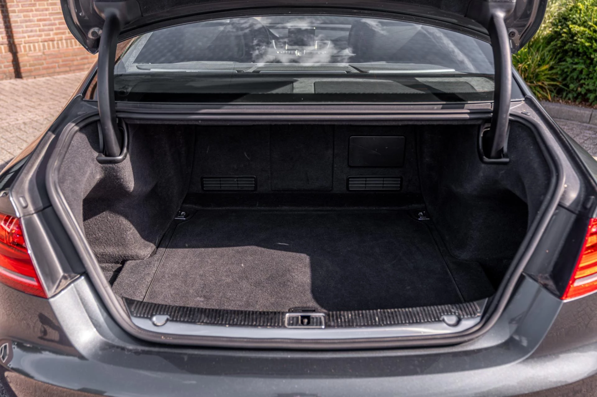 Hoofdafbeelding Audi S8