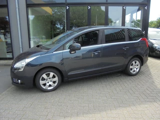 Hoofdafbeelding Peugeot 5008 Peugeot 5008 1.6 HDIF BLUE LEASE 5P. Clima / Cruise / Navigatie Staat in de Krim