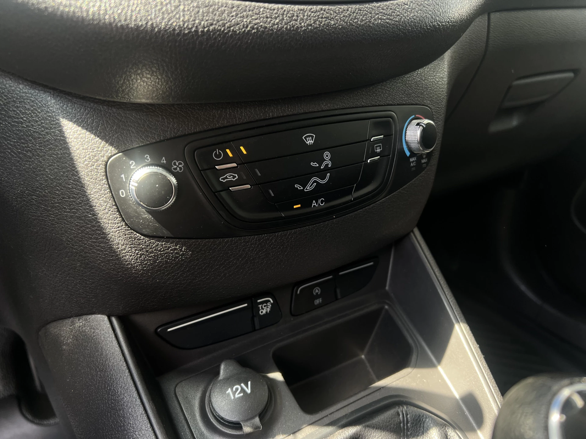 Hoofdafbeelding Ford Transit Courier
