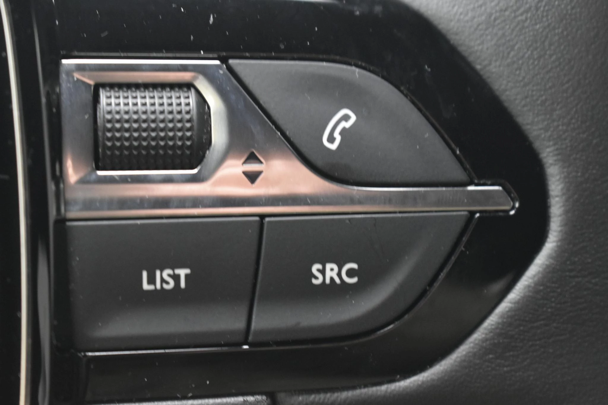 Hoofdafbeelding Peugeot e-2008