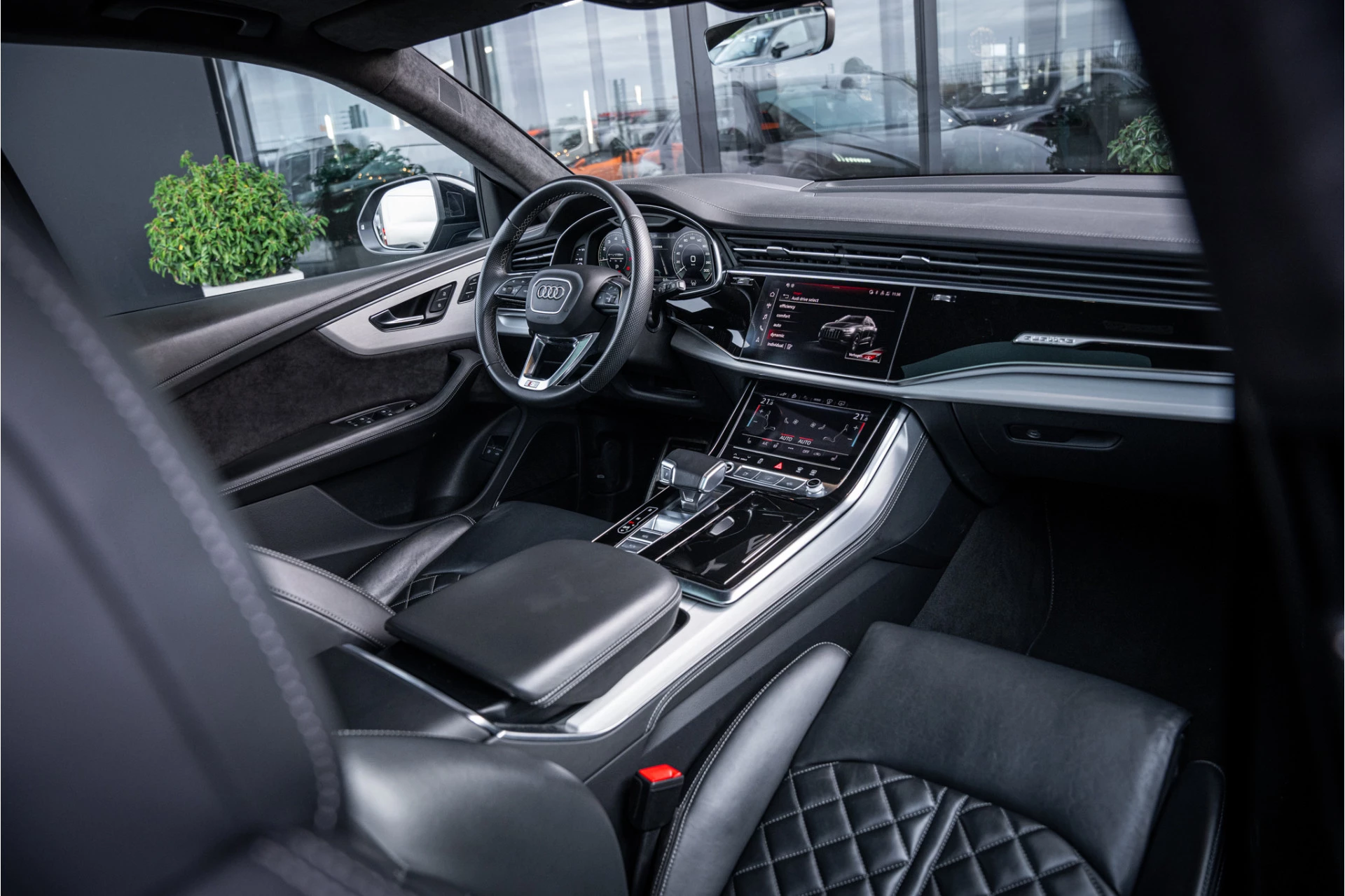 Hoofdafbeelding Audi Q8