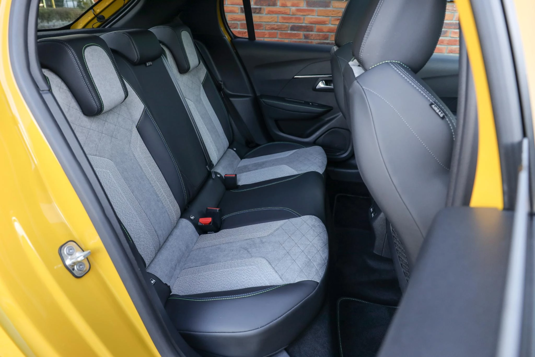 Hoofdafbeelding Peugeot e-208