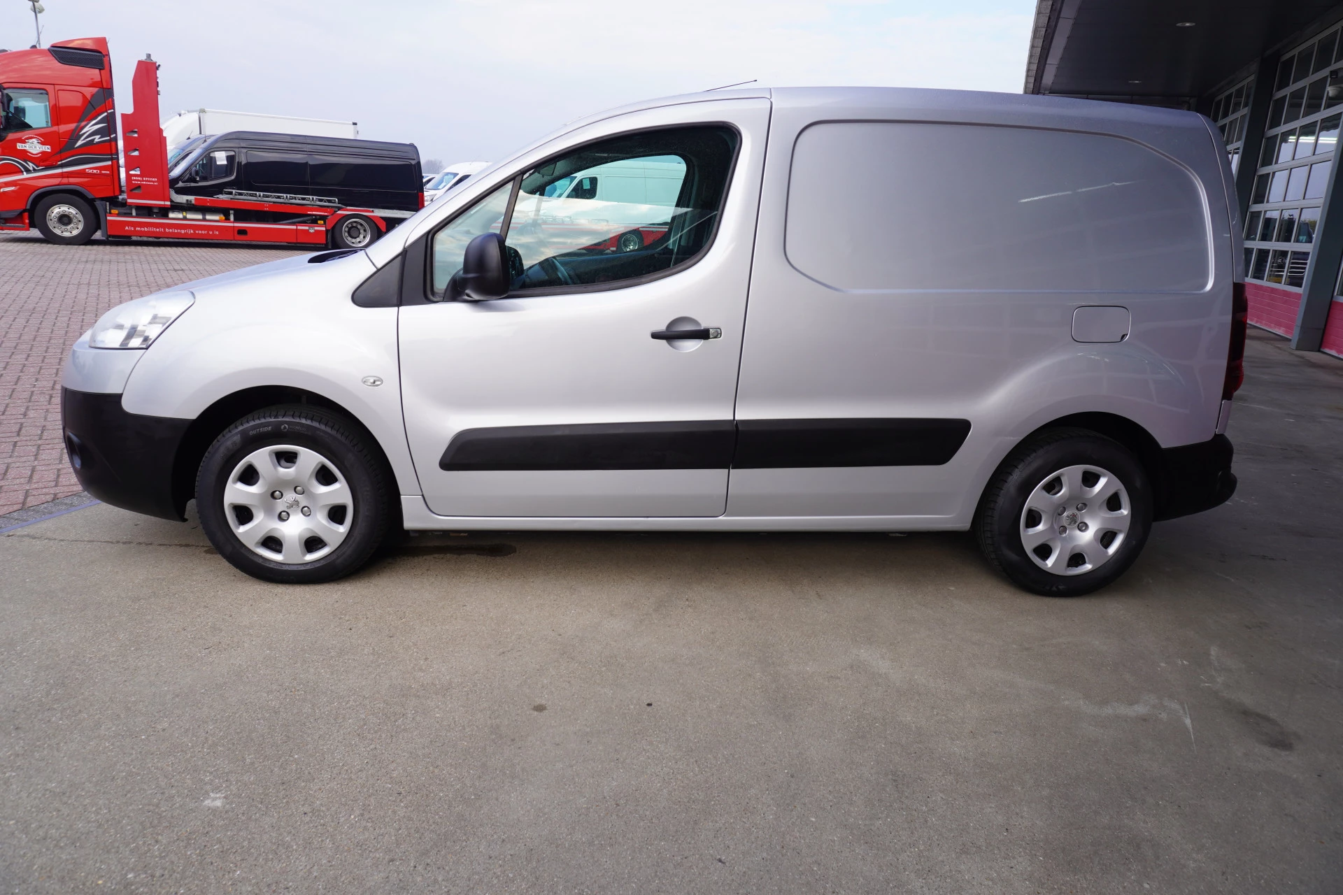 Hoofdafbeelding Peugeot Partner