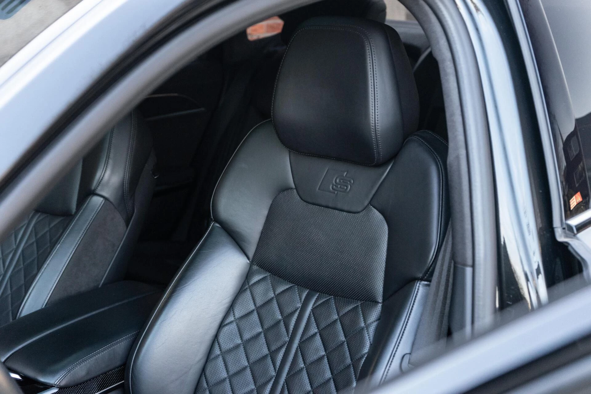 Hoofdafbeelding Audi S8