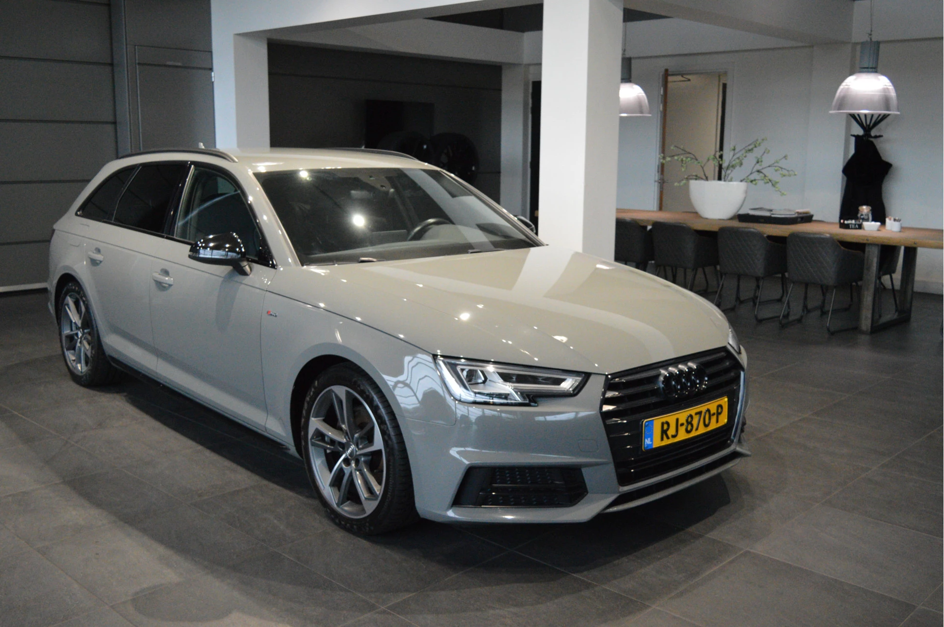 Hoofdafbeelding Audi A4