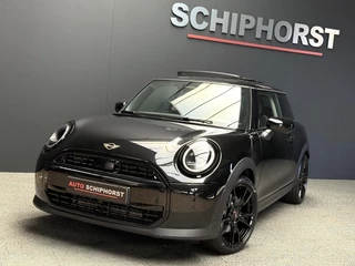 Hoofdafbeelding MINI Cooper MINI Cooper Cooper 3-drs C 156pk Jcw 18 lmv Pano leer Key-less Head-up