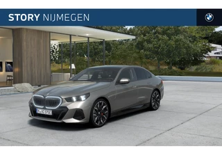 Hoofdafbeelding BMW 5 Serie BMW 5 Serie 530e M Sport Automaat / Panoramadak / Bowers & Wilkins / Comfortstoelen / Comfort Access / Stoelventilatie / Parking Assistant Plus / Adaptieve LED