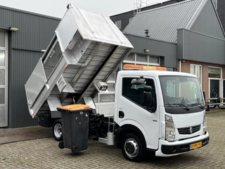Hoofdafbeelding Renault Maxity Renault Maxity Trucks 150.35/6 3.0 L2 Veegvuilkipper zijlader voor containers Airco Werkverlichting Kipper Open laadbak Pick-up P-up Vuilniswagen Vuilnisauto Zijbelader Vuilnis Ex overheid