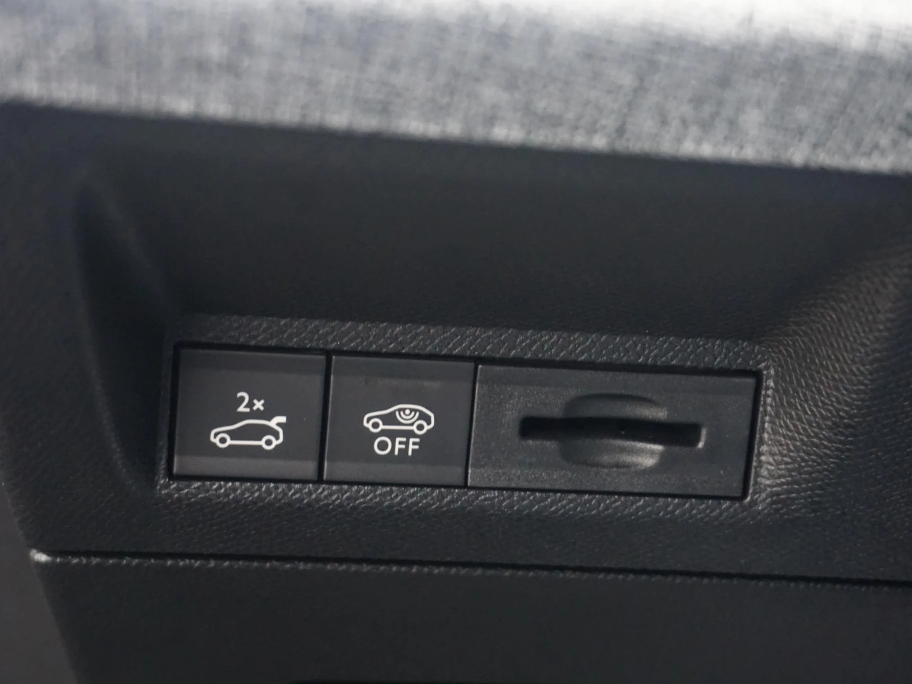 Hoofdafbeelding Peugeot e-3008