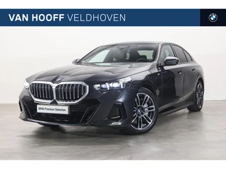 BMW 5 Serie 550e xDrive M Sport Automaat / Trekhaak / Adaptief onderstel professional / Comfort Access / Parking Assistant Plus / Adaptieve LED / Stoelventilatie