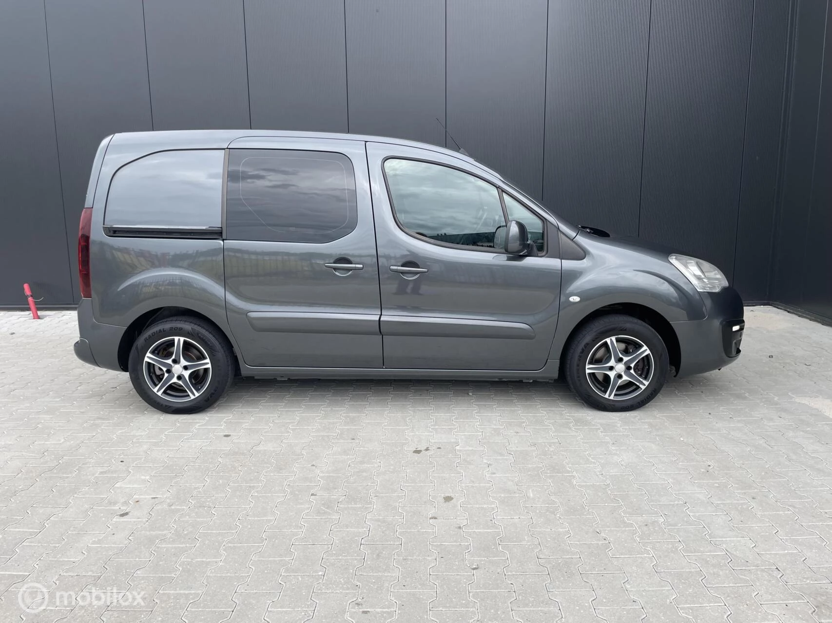 Hoofdafbeelding Peugeot Partner
