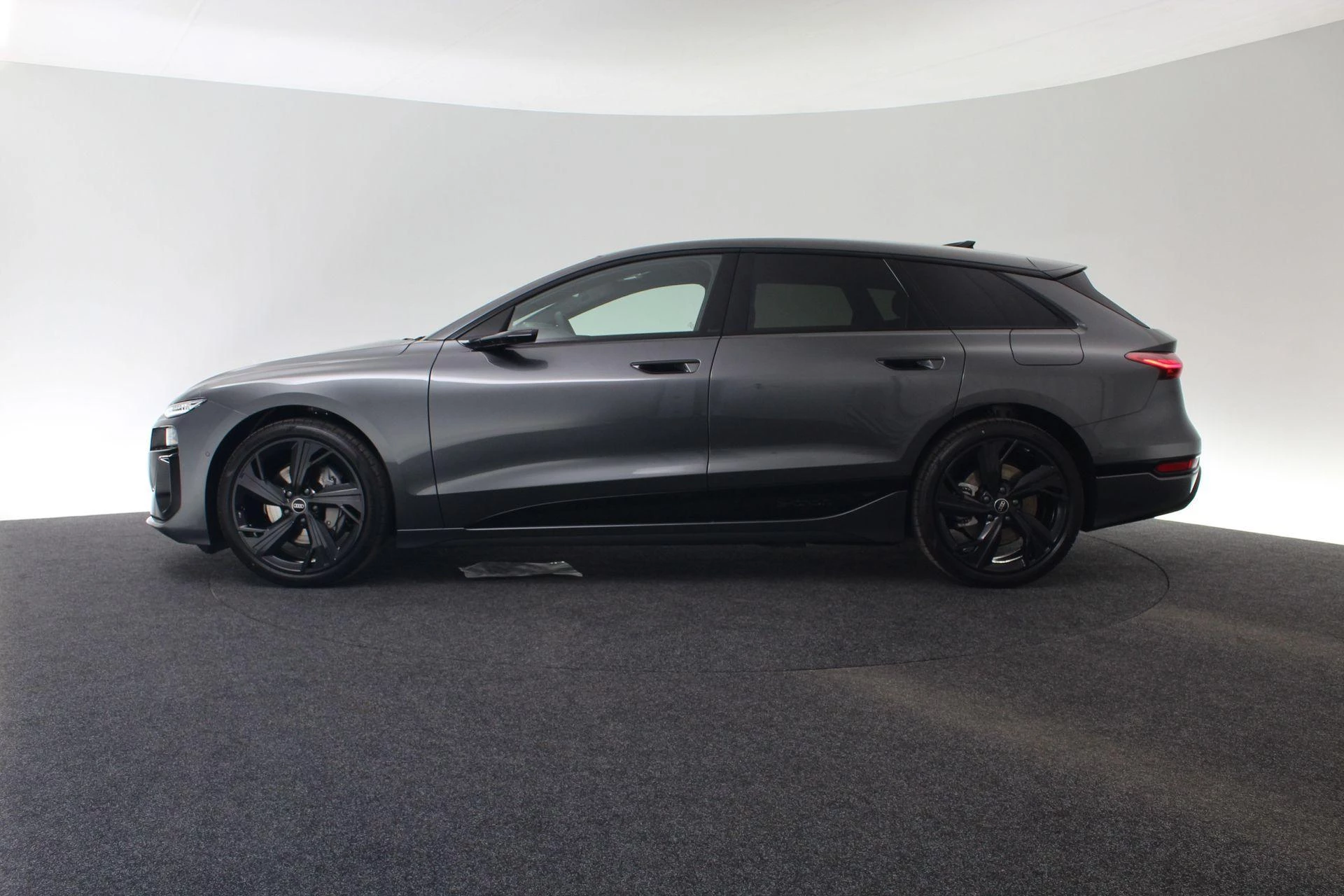 Hoofdafbeelding Audi A6 Avant e-tron