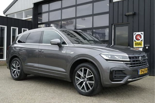 Volkswagen Touareg 3.0 TDI R-Line Automaat | NL-Auto | Trekhaak | Dealer Onderhouden | Carplay | Camera