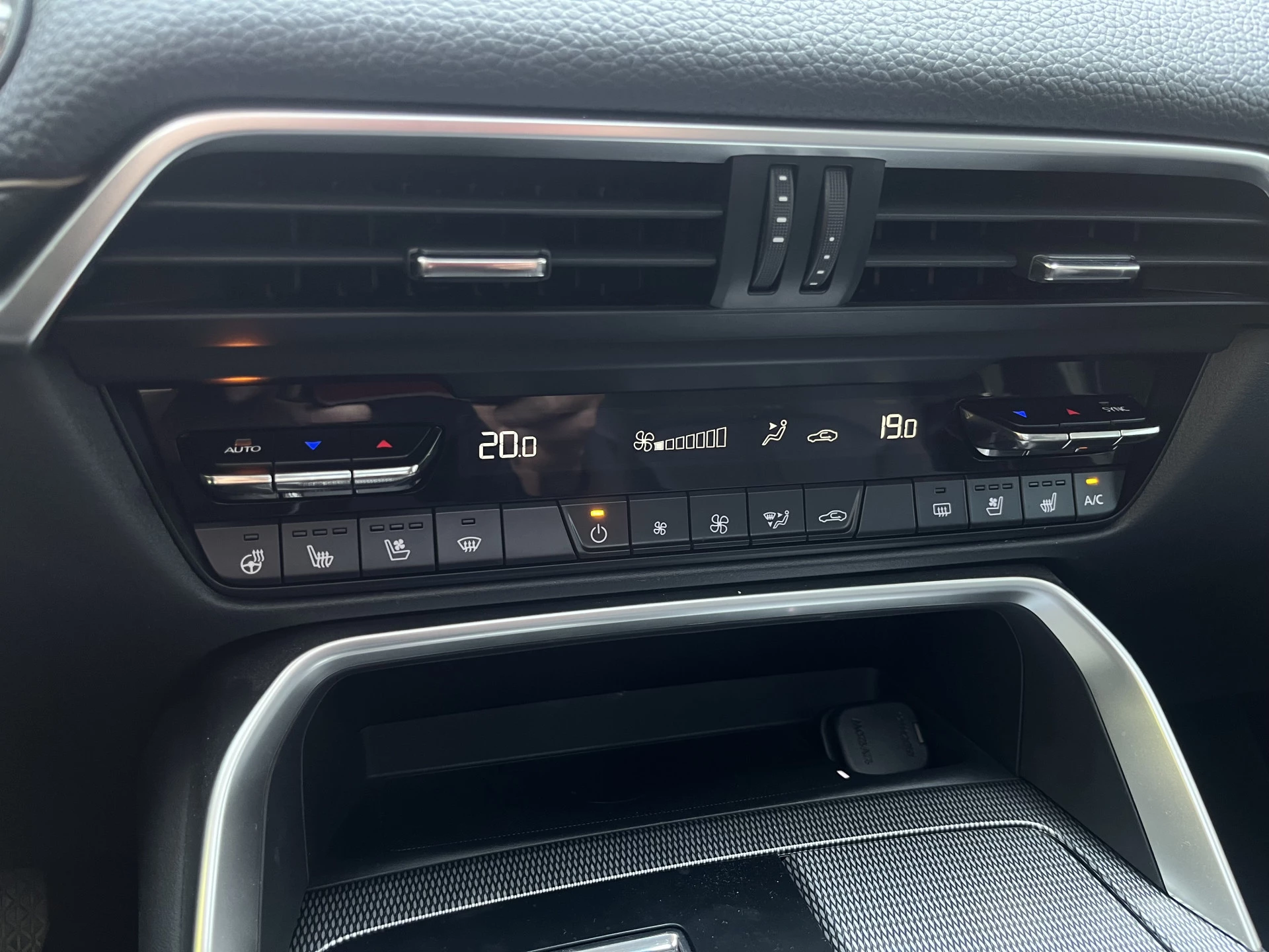 Hoofdafbeelding Mazda CX-60