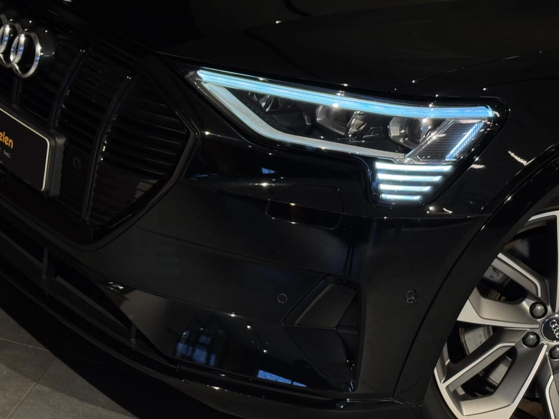 Hoofdafbeelding Audi e-tron