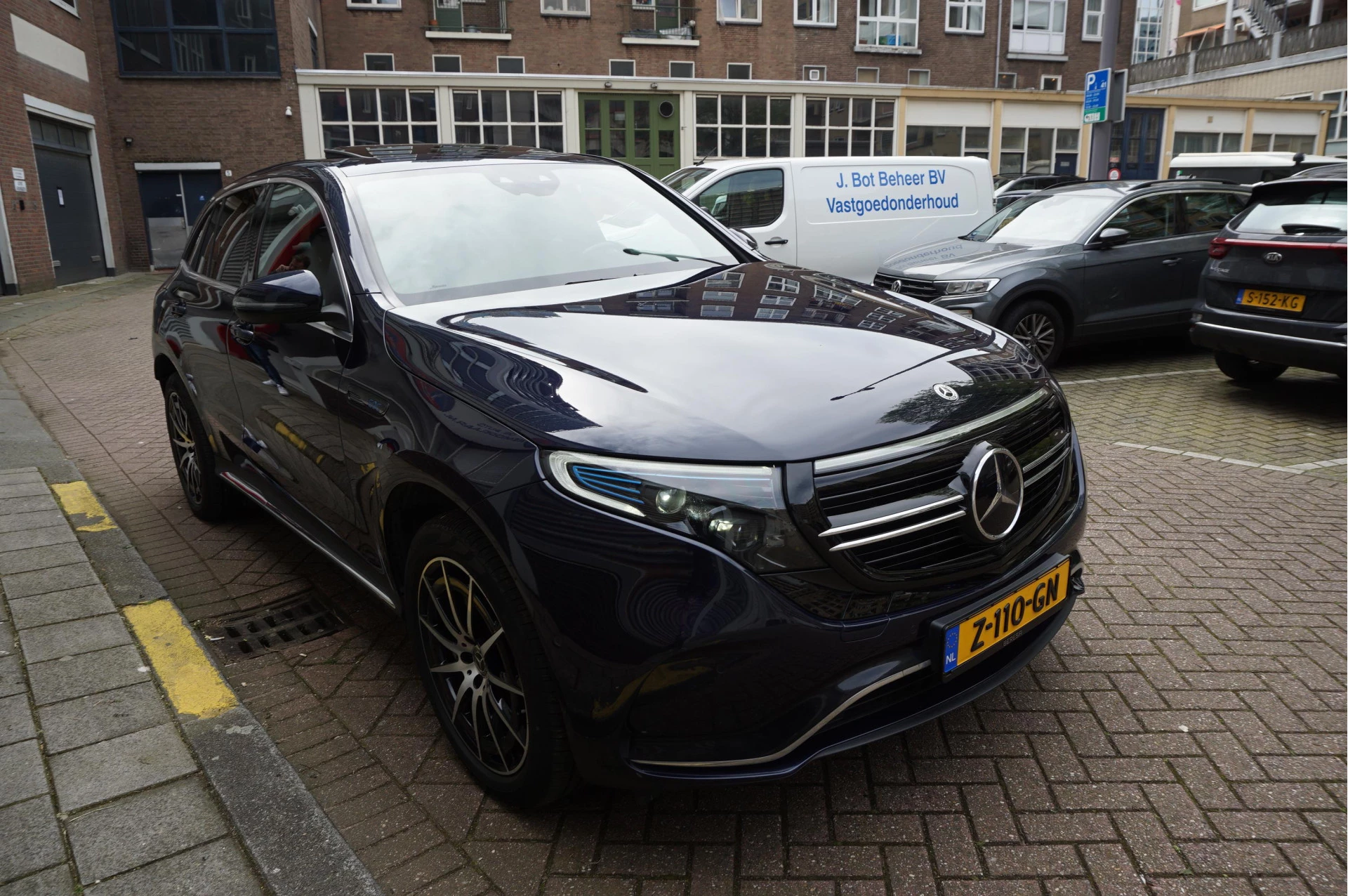 Hoofdafbeelding Mercedes-Benz EQC