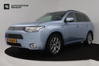 Hoofdafbeelding Mitsubishi Outlander Mitsubishi Outlander 2.0 PHEV Instyle (PANORAMADAK, TREKHAAK, STOELVERWARMING, NAVIGATIE, CRUISE CONTROL)