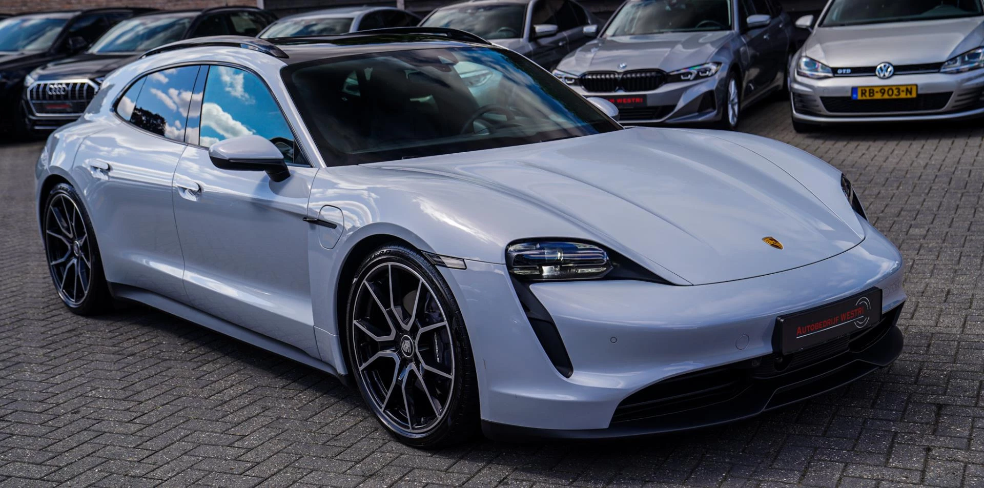 Hoofdafbeelding Porsche Taycan