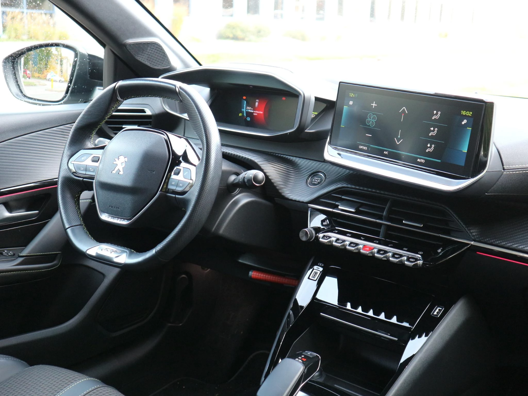 Hoofdafbeelding Peugeot e-208