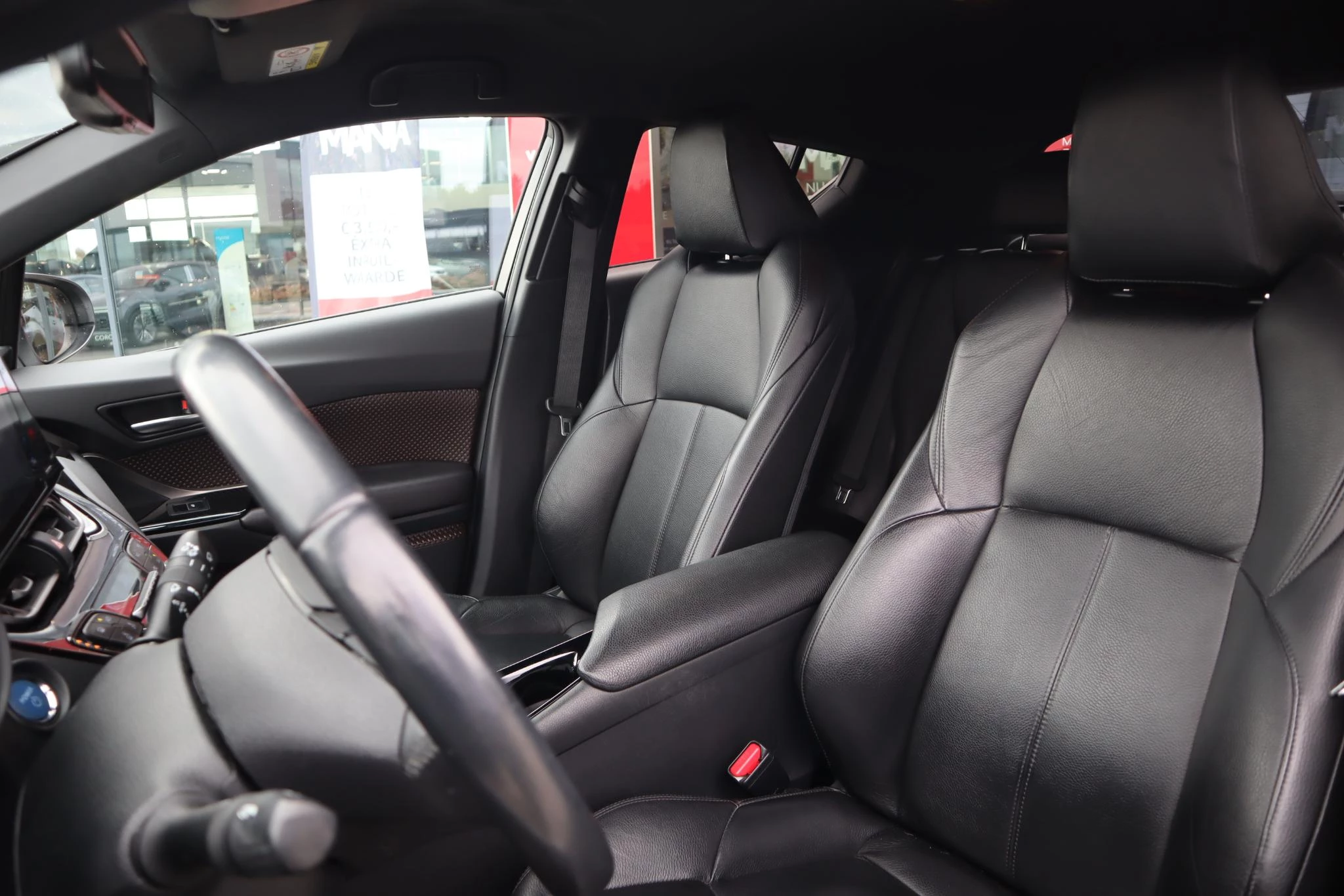 Hoofdafbeelding Toyota C-HR