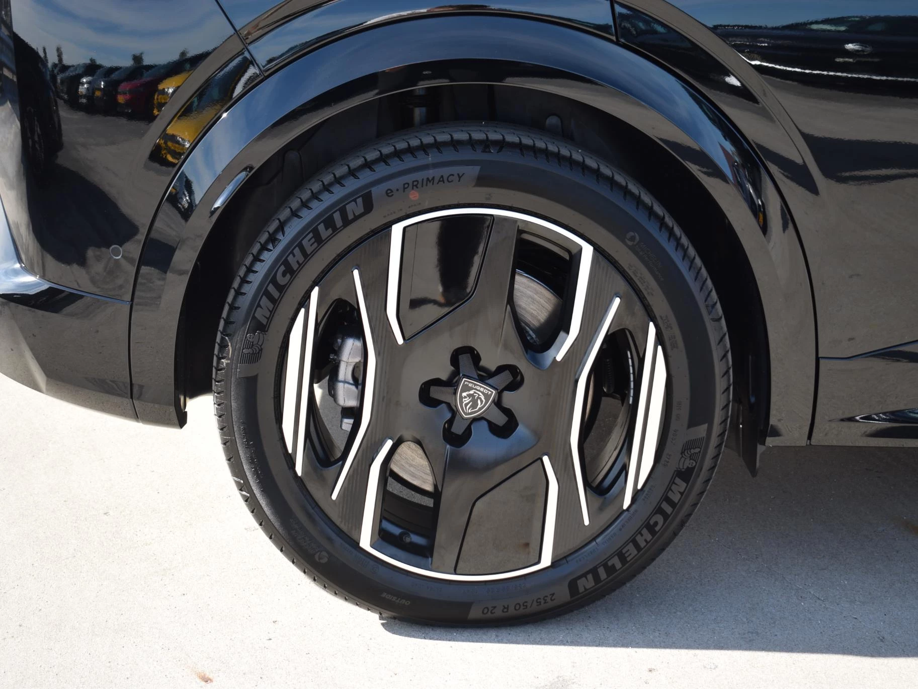 Hoofdafbeelding Peugeot e-3008