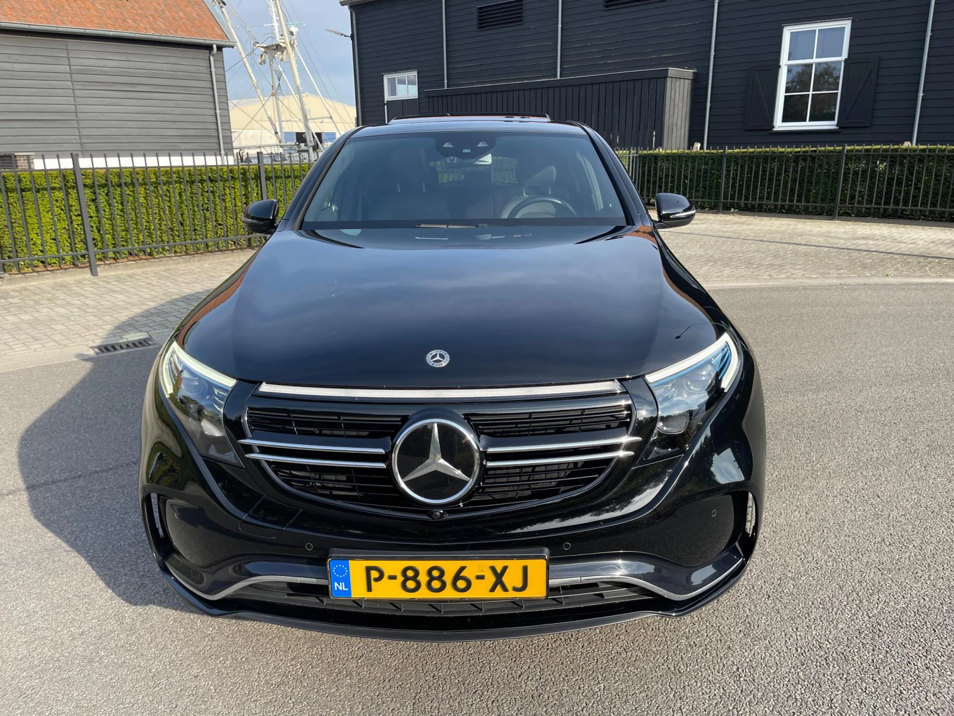 Hoofdafbeelding Mercedes-Benz EQC