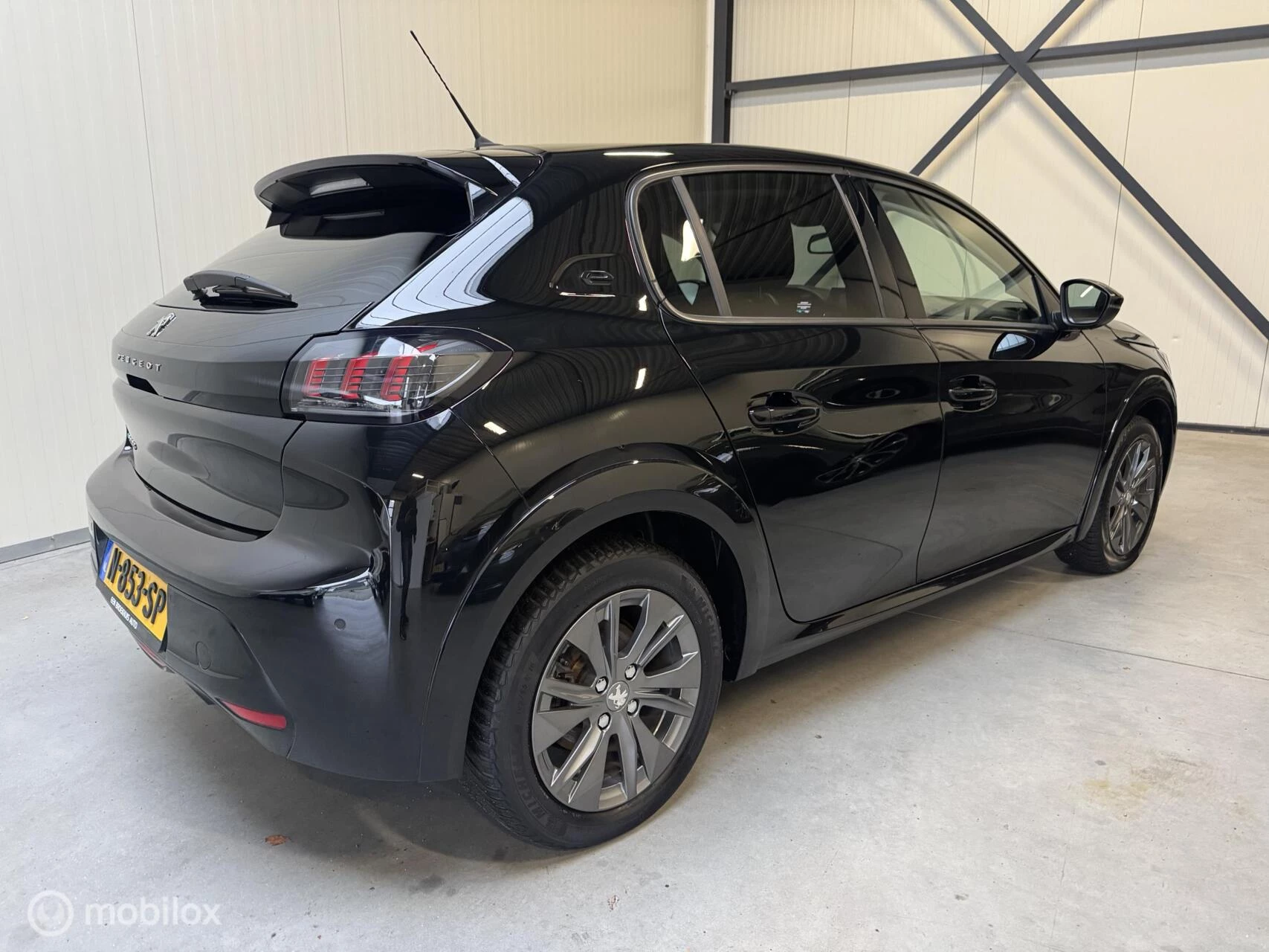 Hoofdafbeelding Peugeot e-208