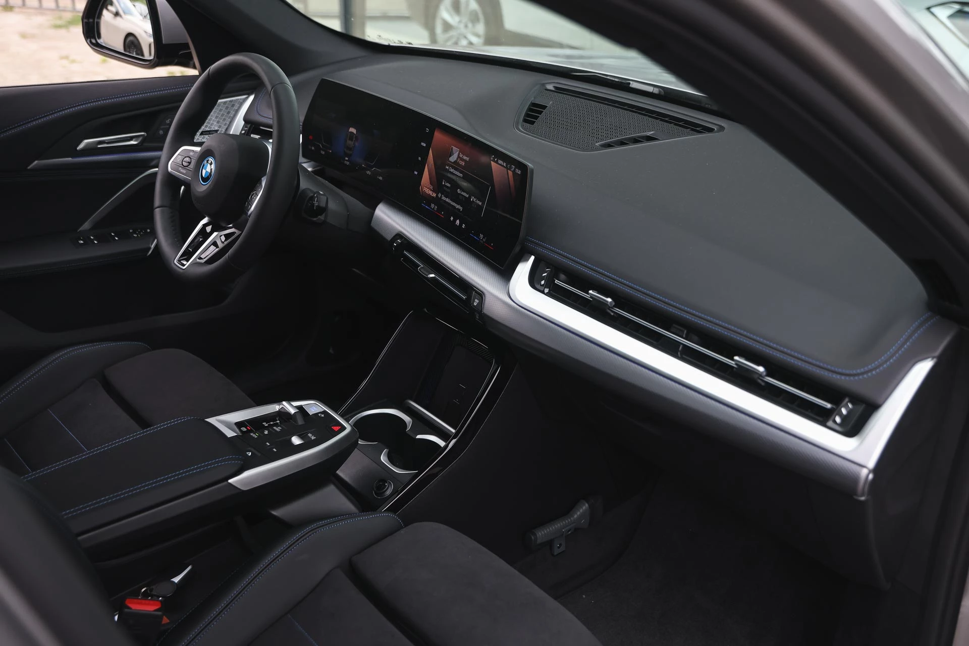 Hoofdafbeelding BMW iX1