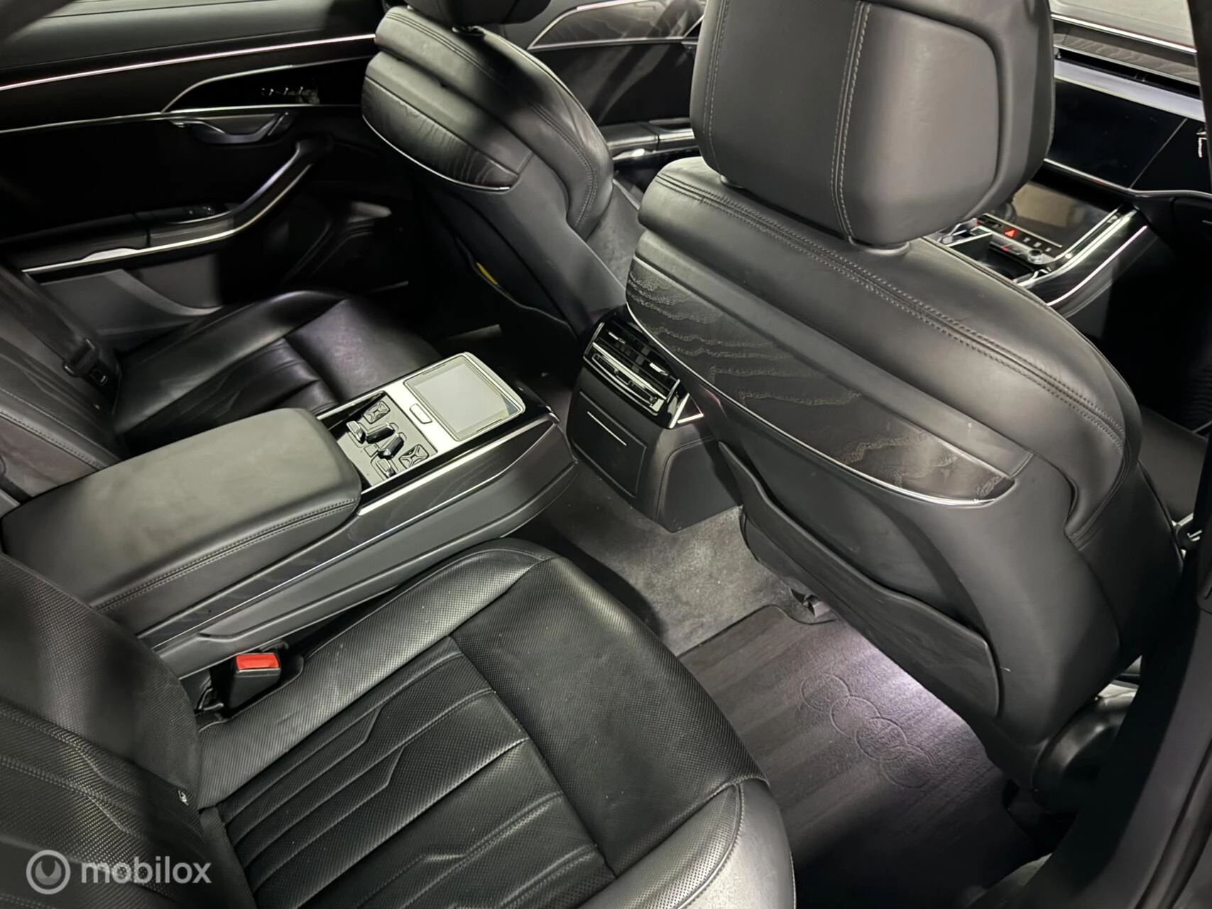 Hoofdafbeelding Audi A8