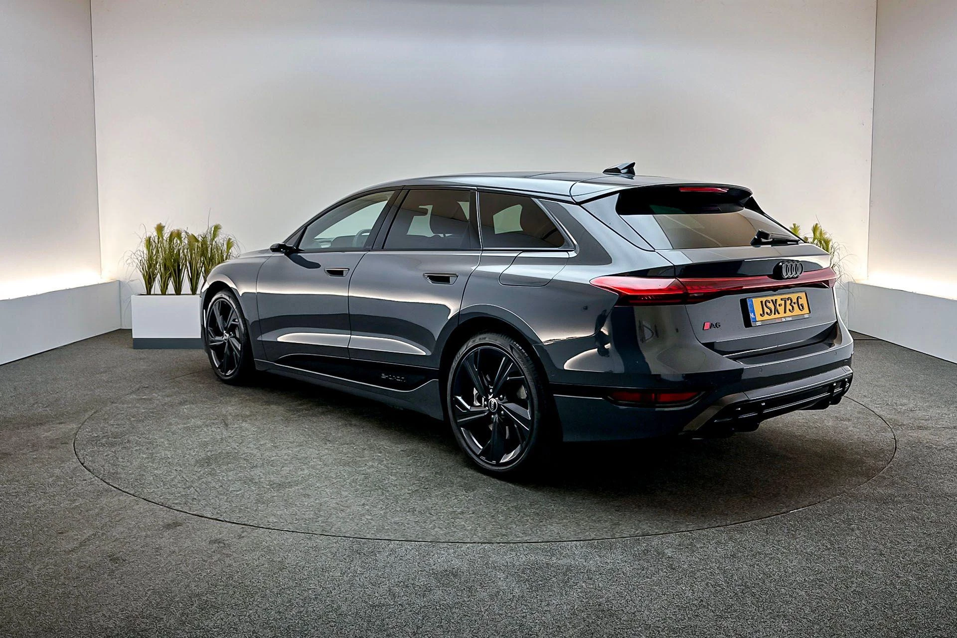 Hoofdafbeelding Audi A6 Avant e-tron