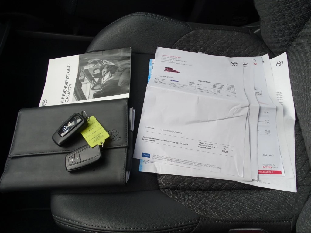 Hoofdafbeelding Toyota C-HR