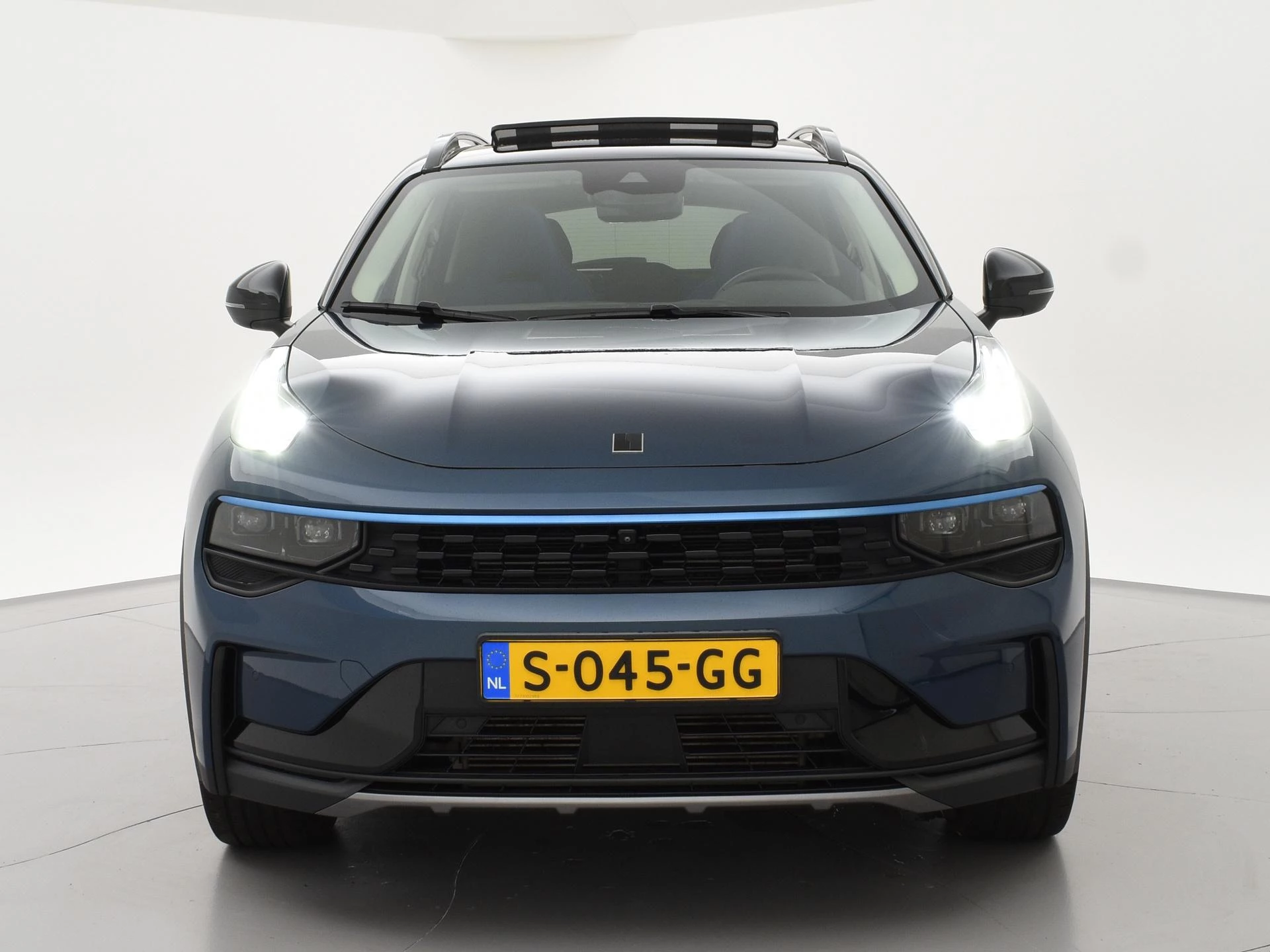 Hoofdafbeelding Lynk & Co 01