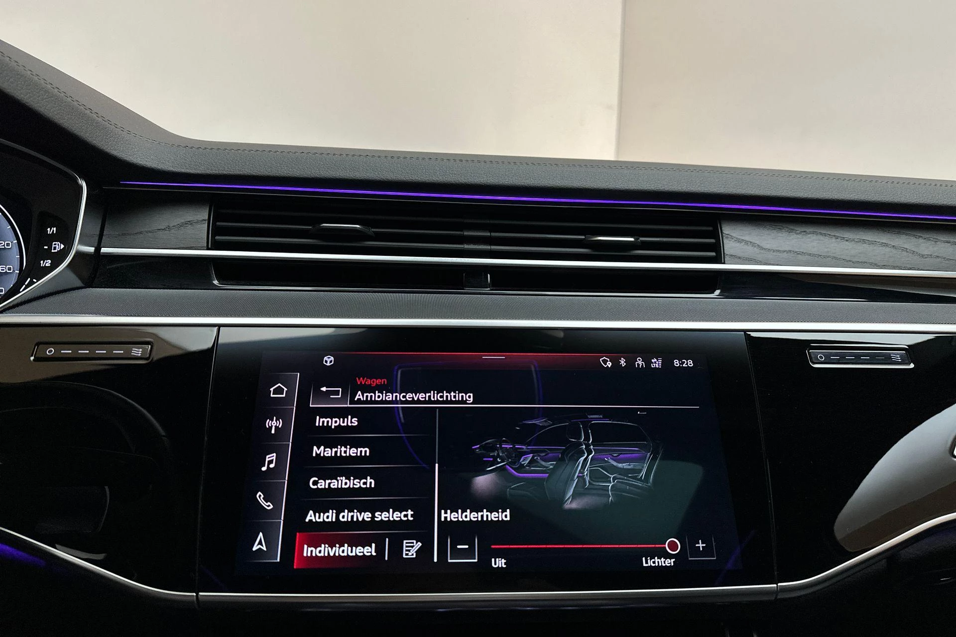 Hoofdafbeelding Audi A8