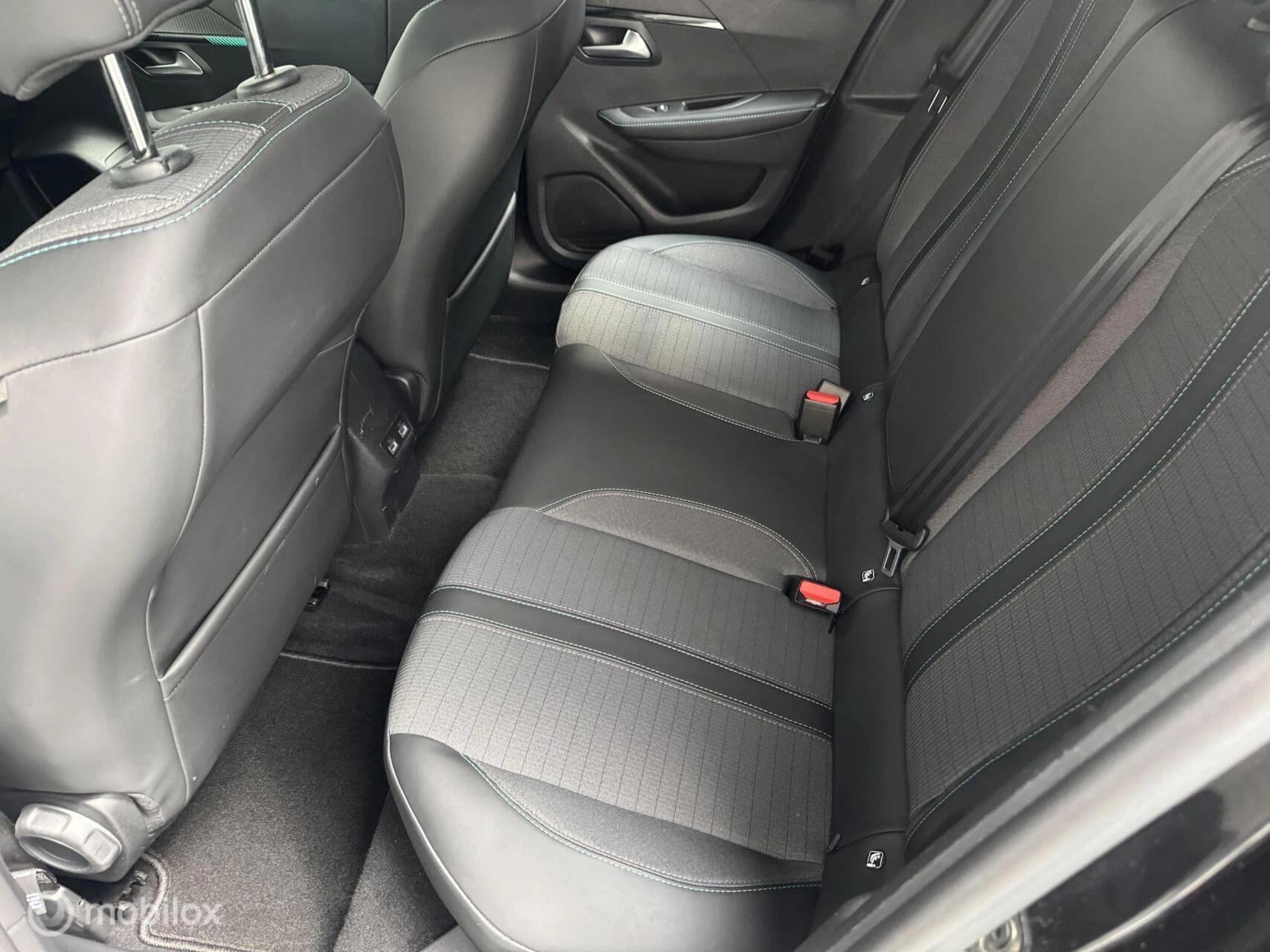 Hoofdafbeelding Peugeot e-208