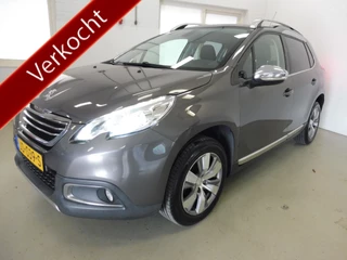 Hoofdafbeelding Peugeot 2008 Peugeot 2008 1.2 PureTech Blue Lease Executive Trekhaak | Pano | Cruise | Navi | Clima |  Stof/leer | LMV 16"