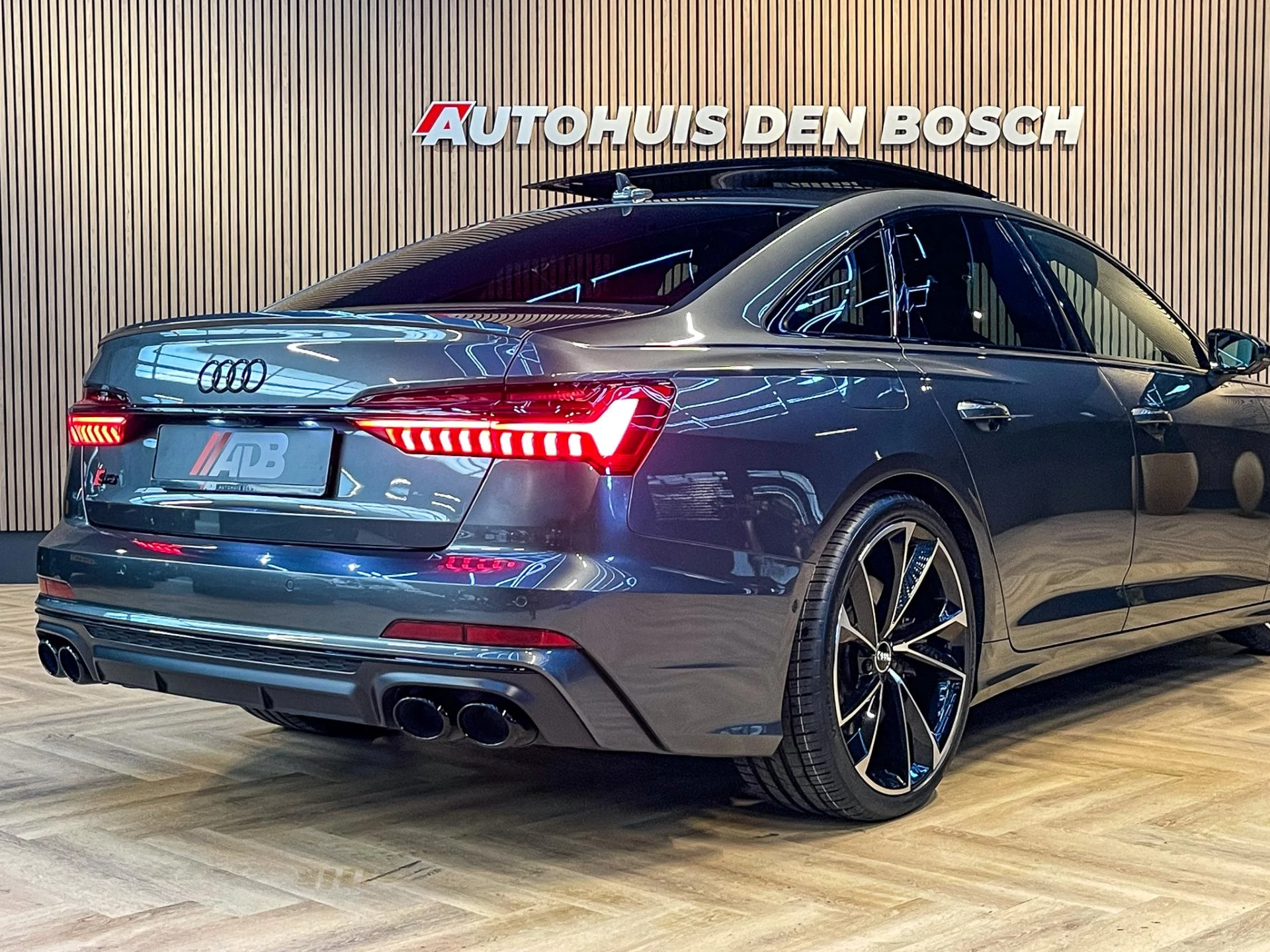 Hoofdafbeelding Audi S6