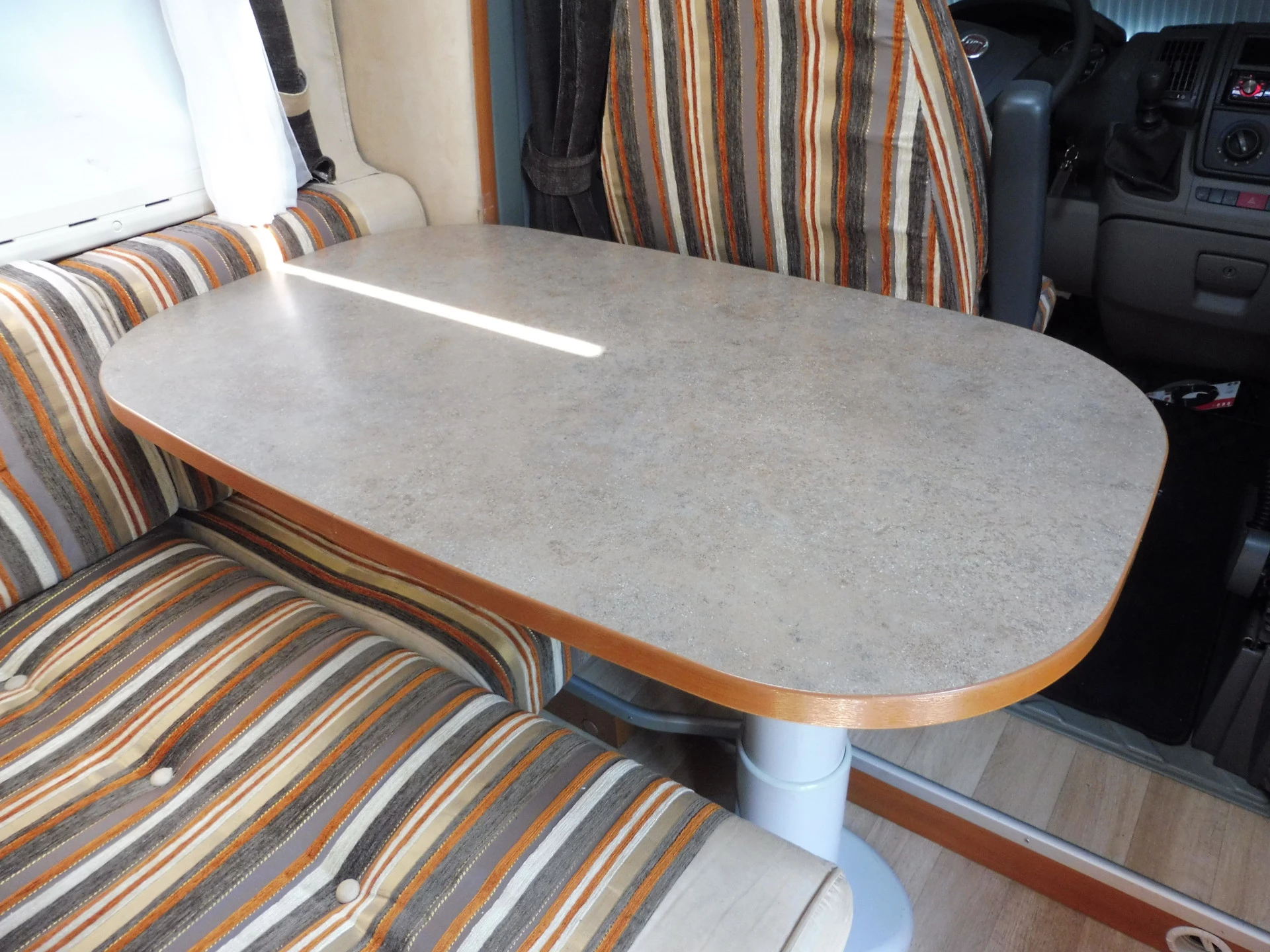 Hoofdafbeelding Challenger Mageo