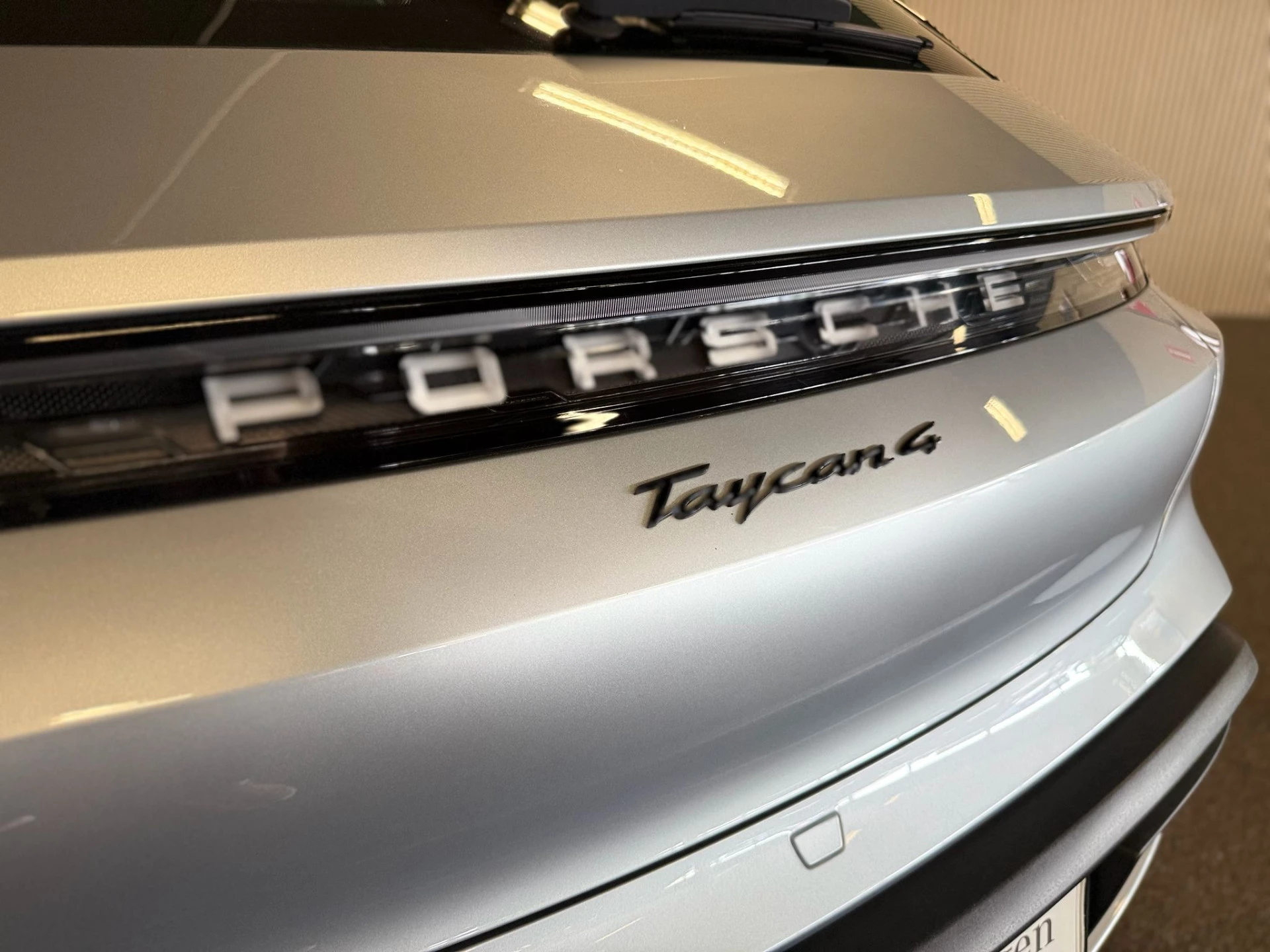Hoofdafbeelding Porsche Taycan