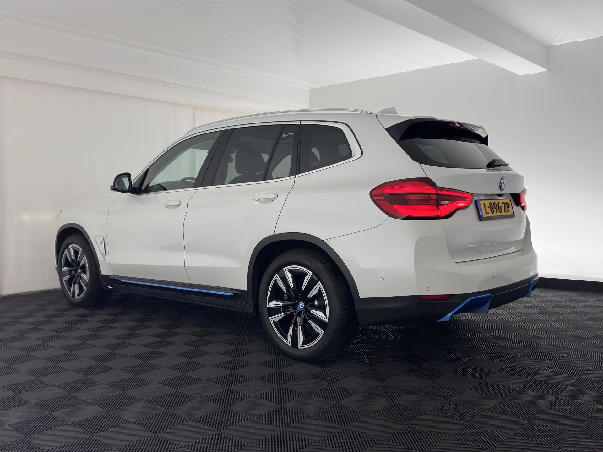 Hoofdafbeelding BMW iX3