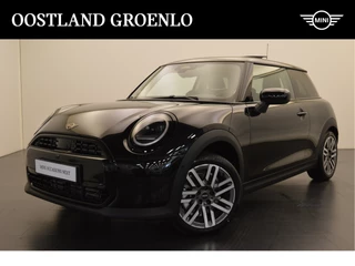 MINI 3-deurs Hatchback Cooper C Classic Automaat / Panoramadak / Parking Assistant Plus / LED / Head-Up / Comfort Access / Harman Kardon / Stoelverwarming