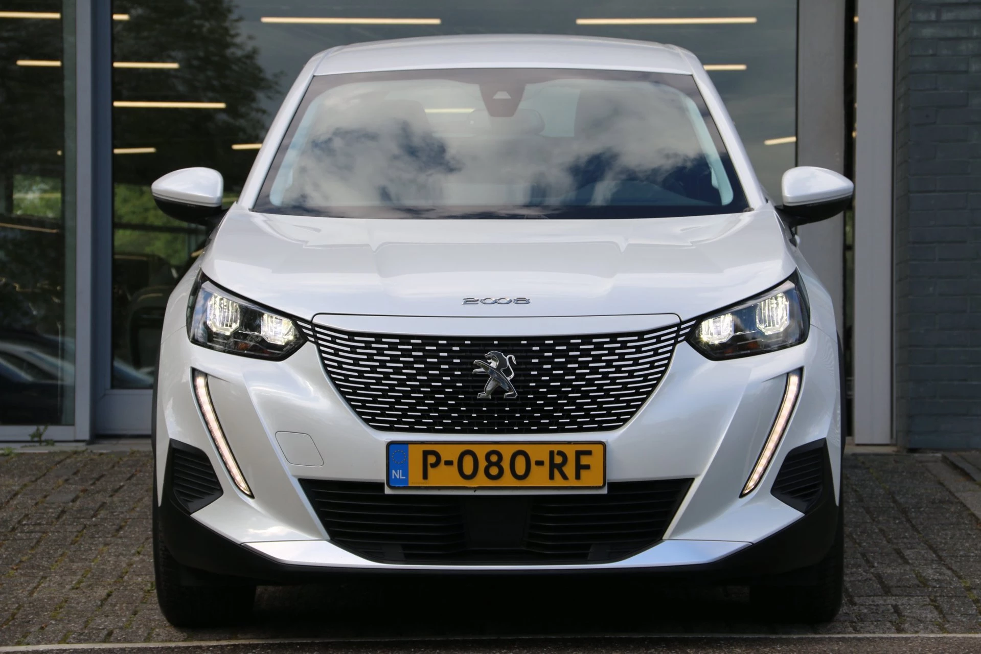 Hoofdafbeelding Peugeot e-2008