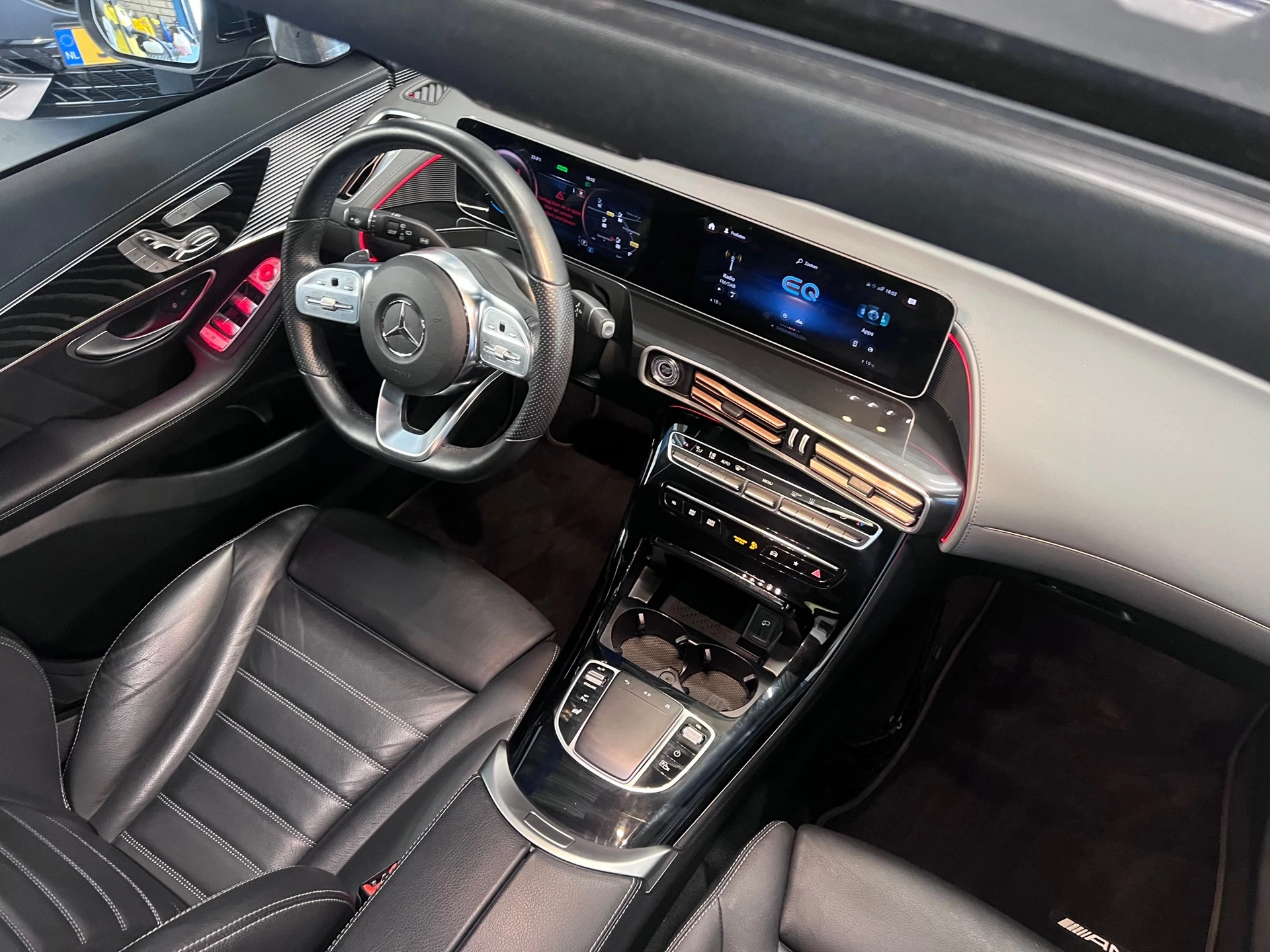 Hoofdafbeelding Mercedes-Benz EQC