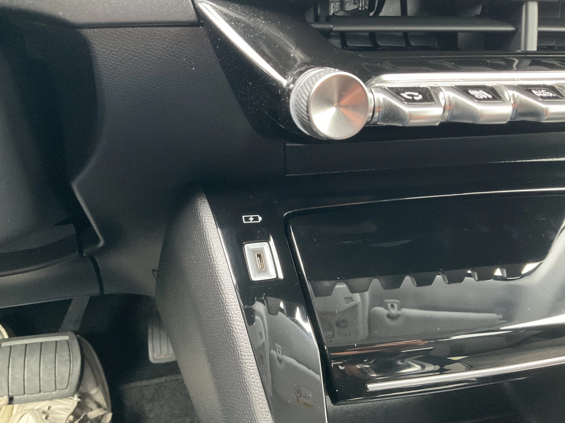 Hoofdafbeelding Peugeot e-208