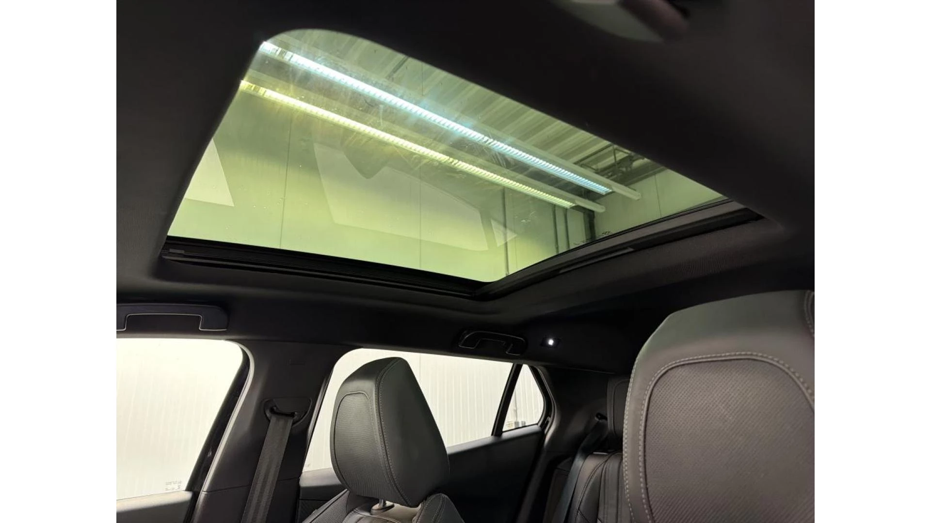 Hoofdafbeelding Peugeot e-2008