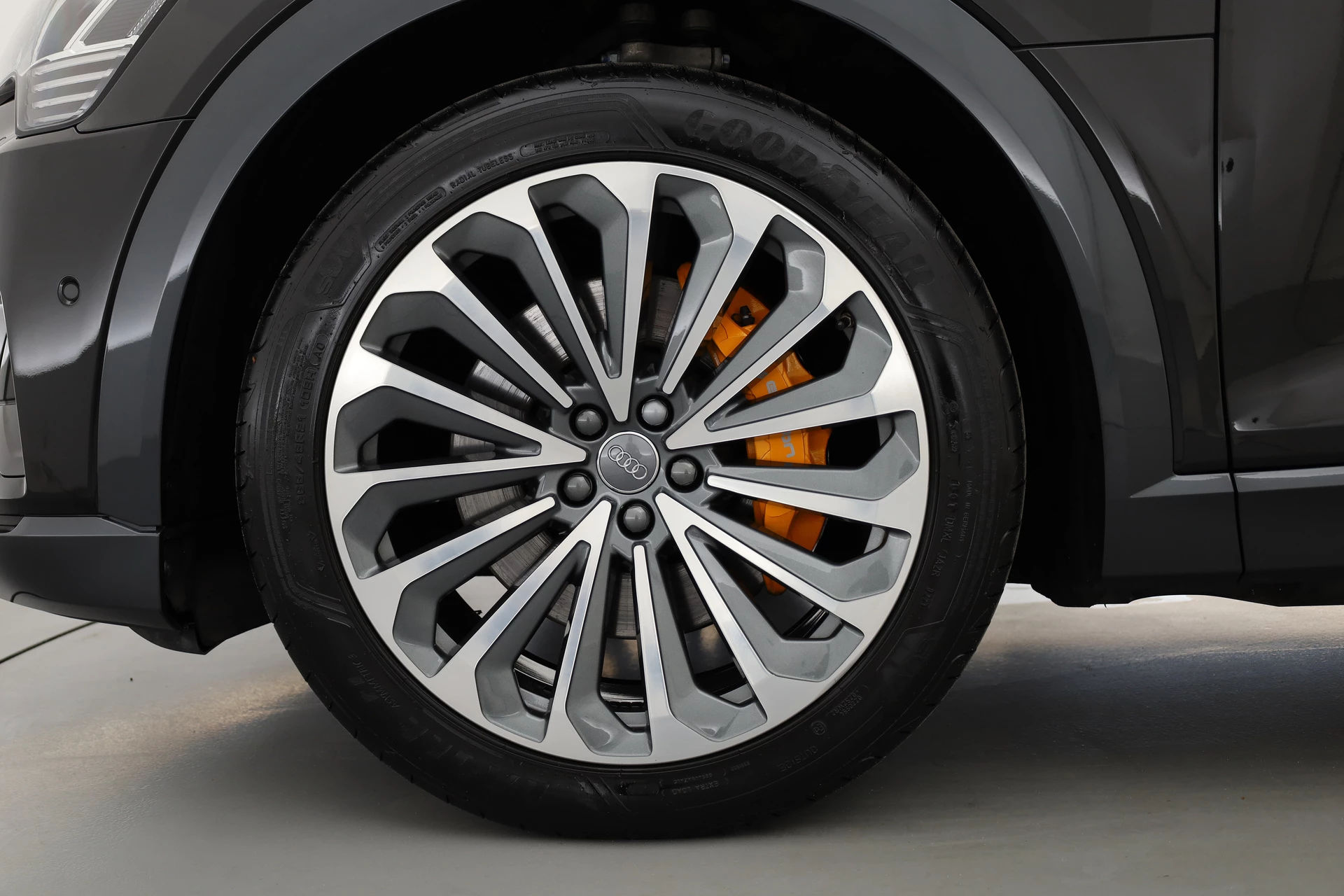 Hoofdafbeelding Audi e-tron