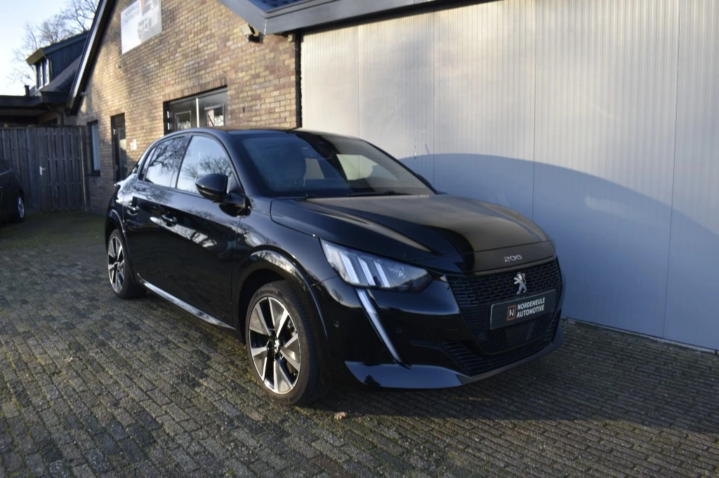 Hoofdafbeelding Peugeot e-208
